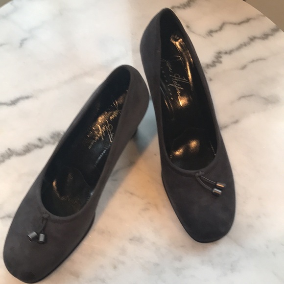 NEVER WORN! CLASSIC CORPORATE LOOK. Purchased at Holts’s. - Picture 2 of 7